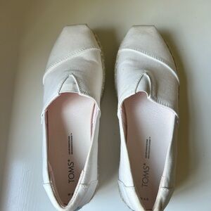 TOMS Women's White Canvas Shoes with pastel platforms. Like new.